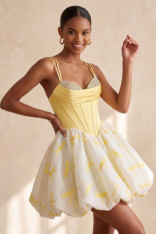 Robe de bal courte jaune évasée avec corset, décolleté cœur, ourlet bulle et strass