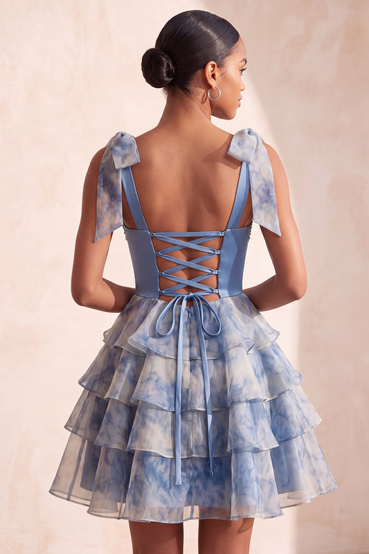 Robe de bal de fin d'année bleu-gris coupe évasée en forme de cœur, ornée de perles, de bretelles à nœud et de volants étagés