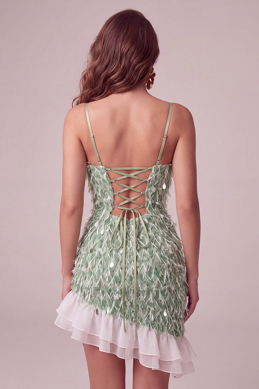 Robe de soirée moulante verte à col carré et franges en sequins avec ourlet asymétrique à volants
