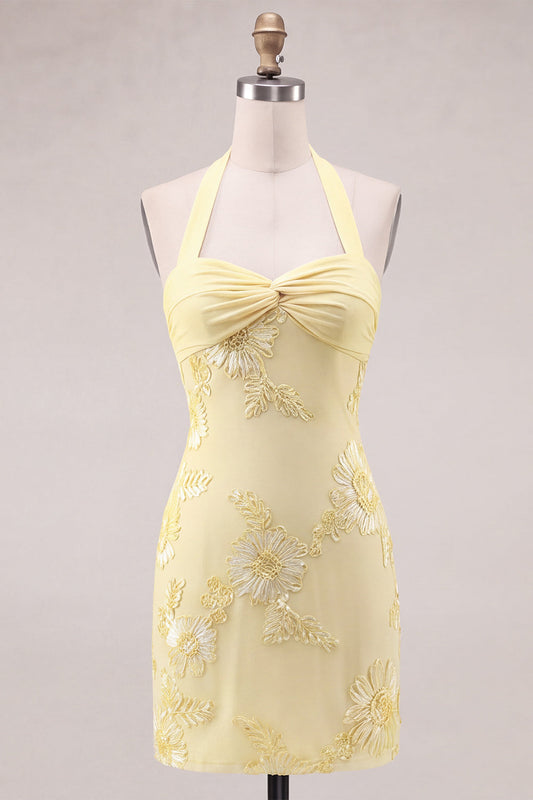 Robe courte de bal de fin d'année Daffodil à bustier ajusté, froncée et brodée de fleurs