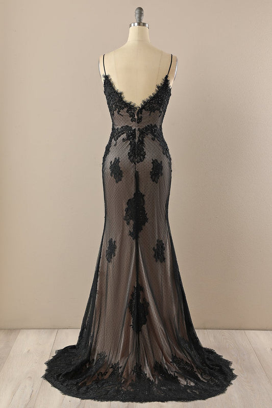 Robe de bal noire col V ornée de perles