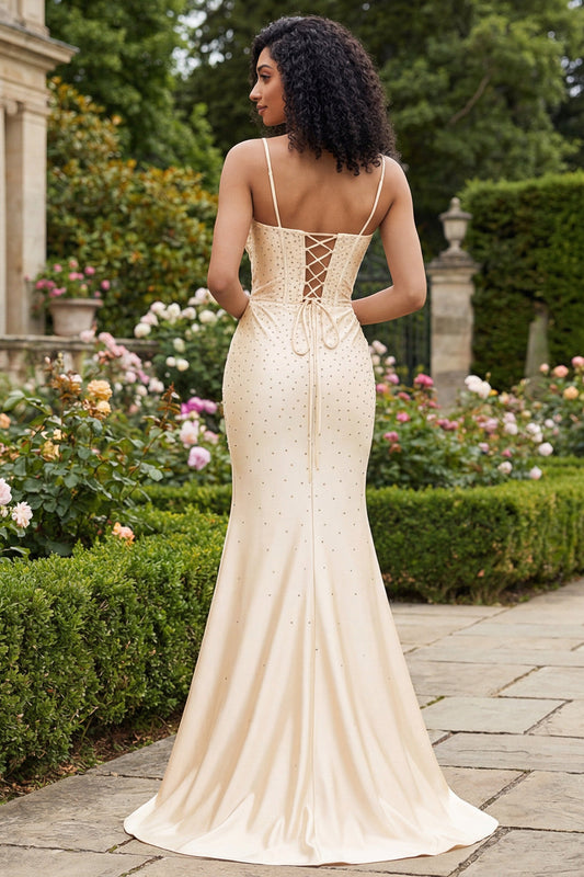 Robe de bal corset sirène perlée couleur champagne
