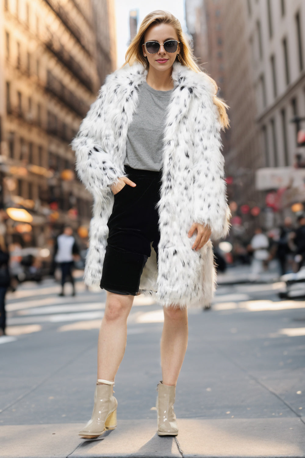 Manteau oversize long en fausse fourrure et peau lainée blanche