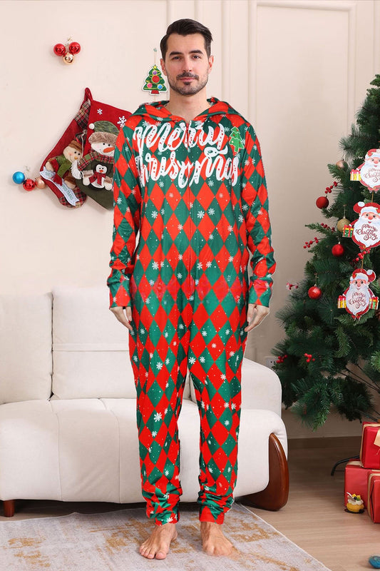 Pyjamas de famille assortis à carreaux verts et rouges avec imprimé flocon de neige une pièce