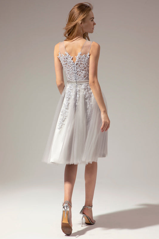 Robe en dentelle grise