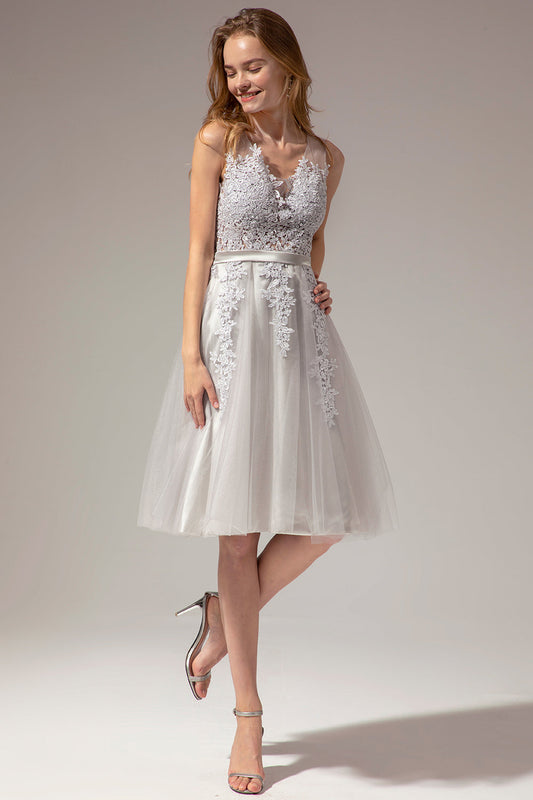Robe en dentelle grise