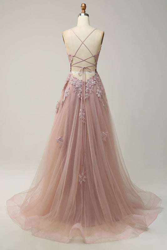Robe de bal longue rose pâle coupe trapèze à fines bretelles et appliques