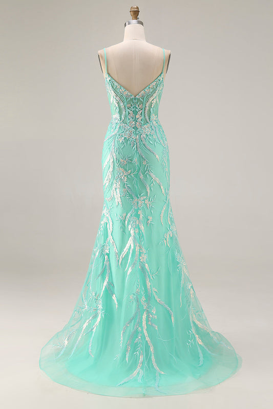 Robe de bal longue en tulle vert menthe à broderies, corset et sequins sirène