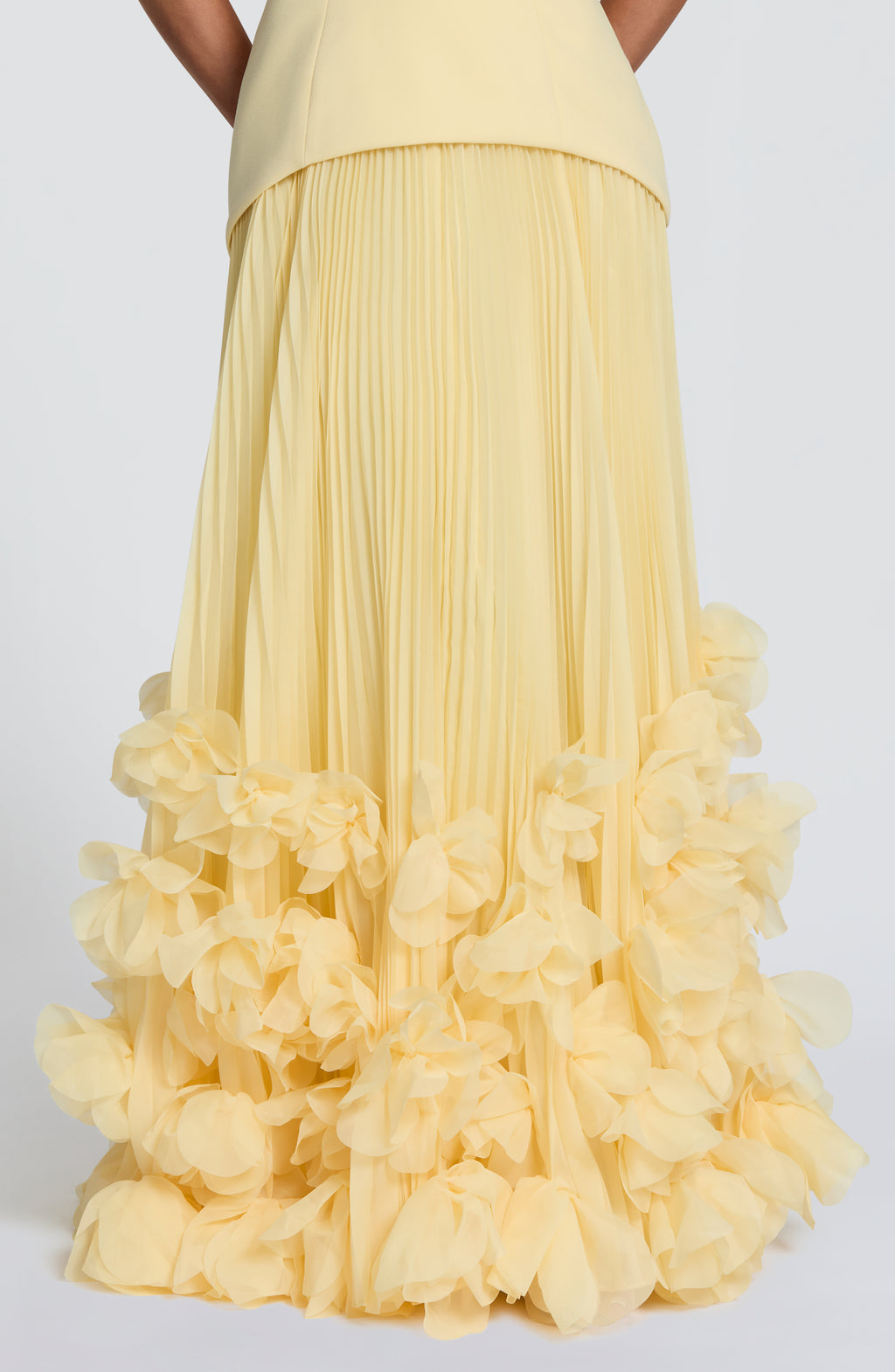 Vestido Sirena Amarillo Pálido con Corsé, Tul Plisado y Flores 3D