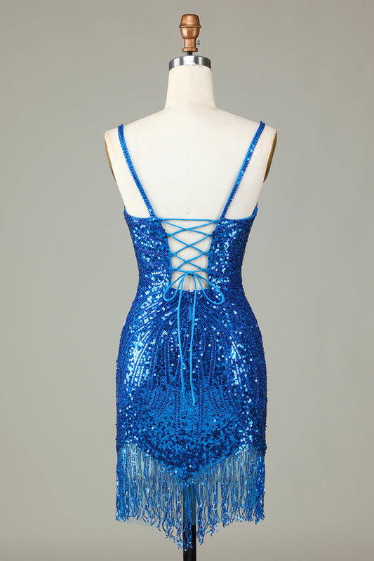 Robe de bal courte moulante et scintillante bleu à fines bretelles, lacets au dos et perles