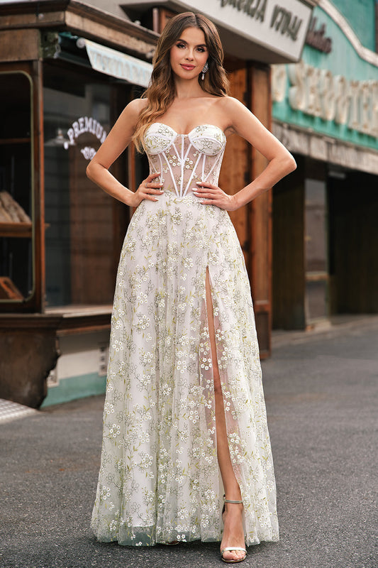Robe de bal bustier en forme A vert clair avec corset brodé