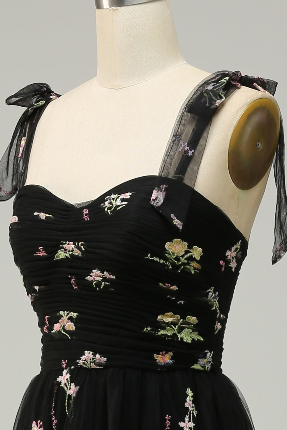 Robe de bal longue verte brodée