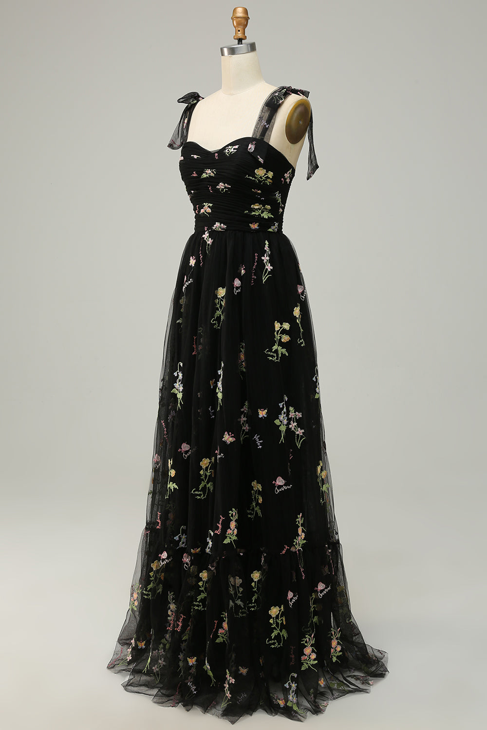 Robe de bal longue verte brodée