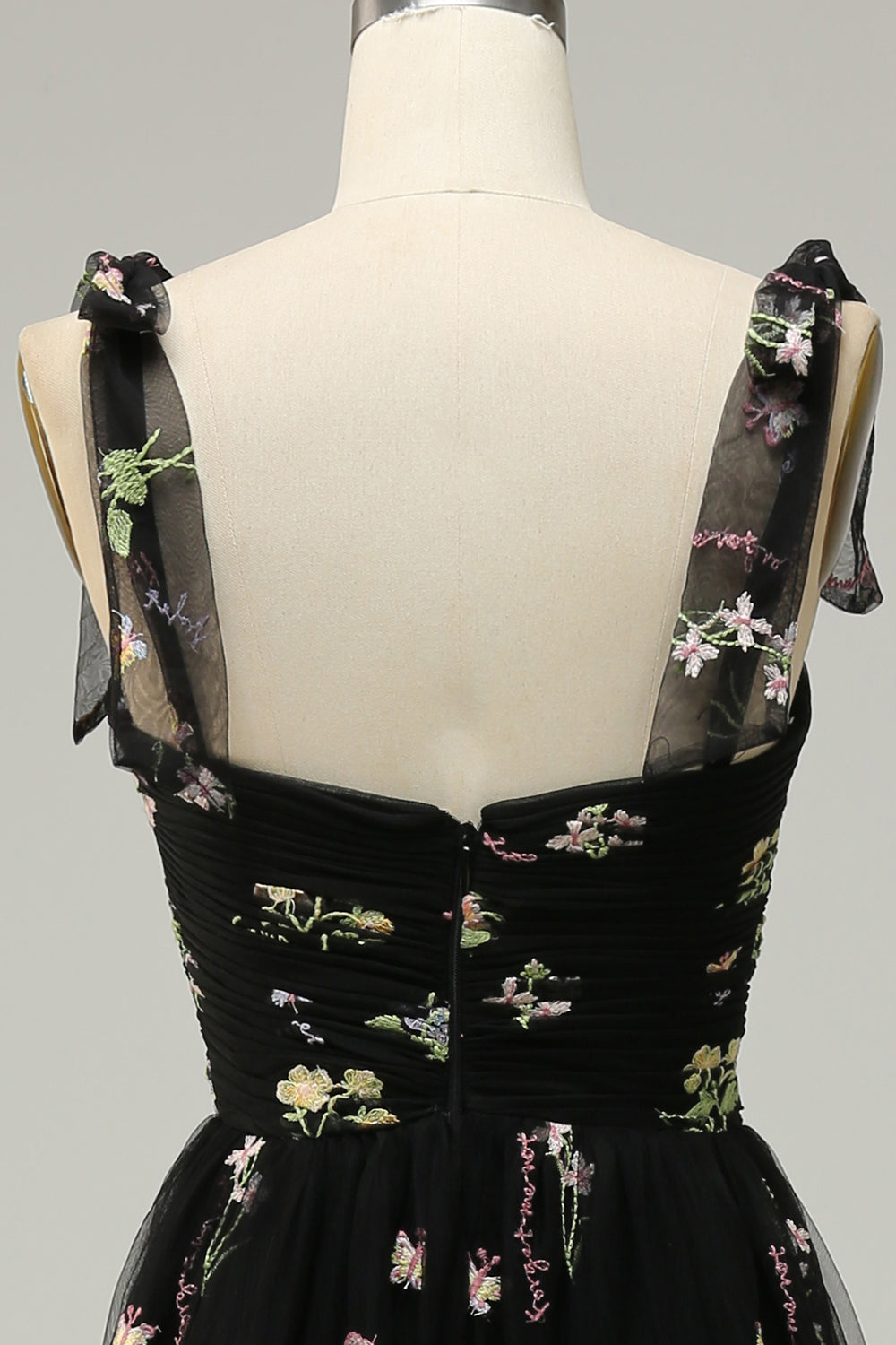 Robe de bal longue verte brodée