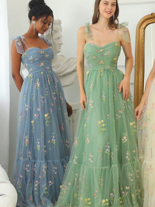 Robe de bal longue verte brodée