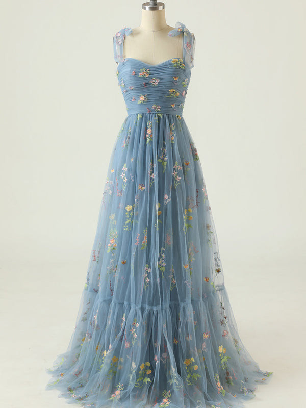 Robe longue de bal bleu gris avec broderie