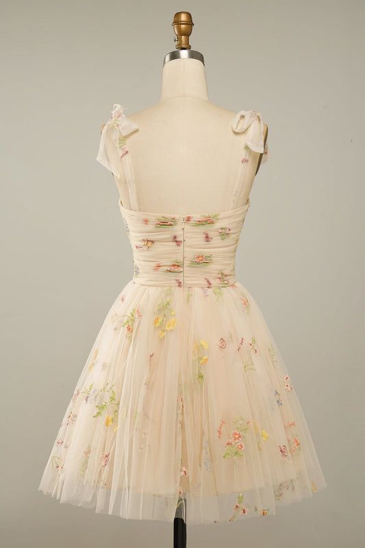 Robe de Bal Courte Champagne avec Décolleté Cœur et Broderies