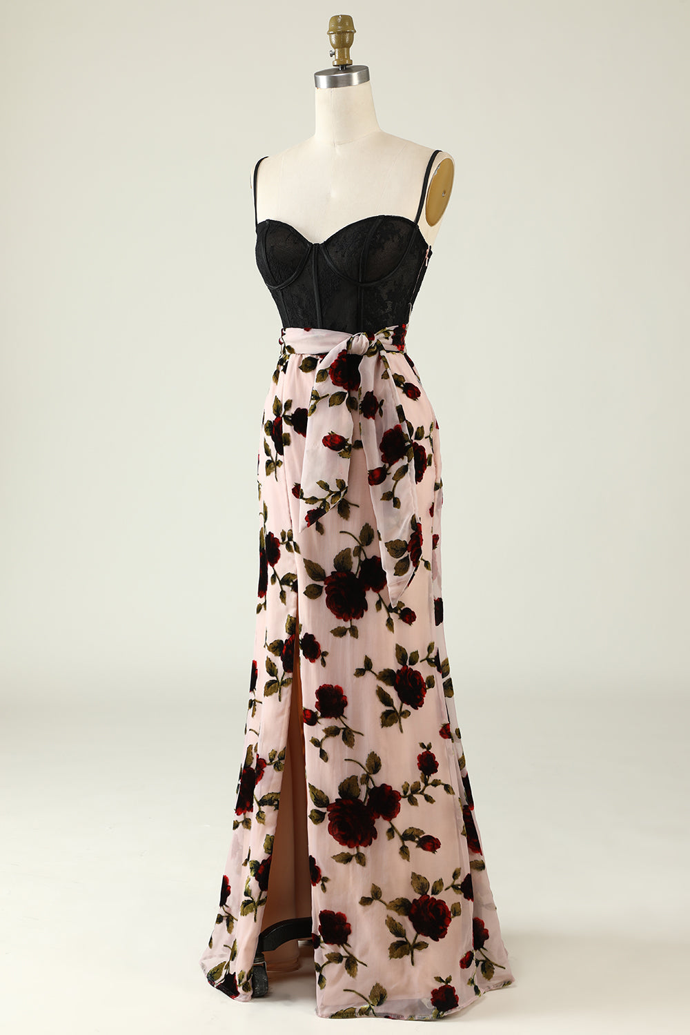 Robe de bal fendue à fines bretelles avec motifs floraux
