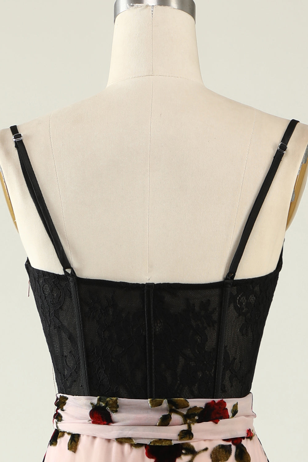 Robe de bal fendue à fines bretelles avec motifs floraux