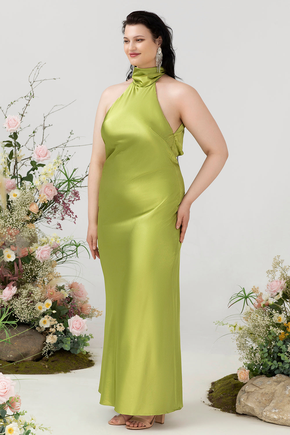 Robe d'invitée de mariage grande taille dos nu, coupe fourreau, vert citron