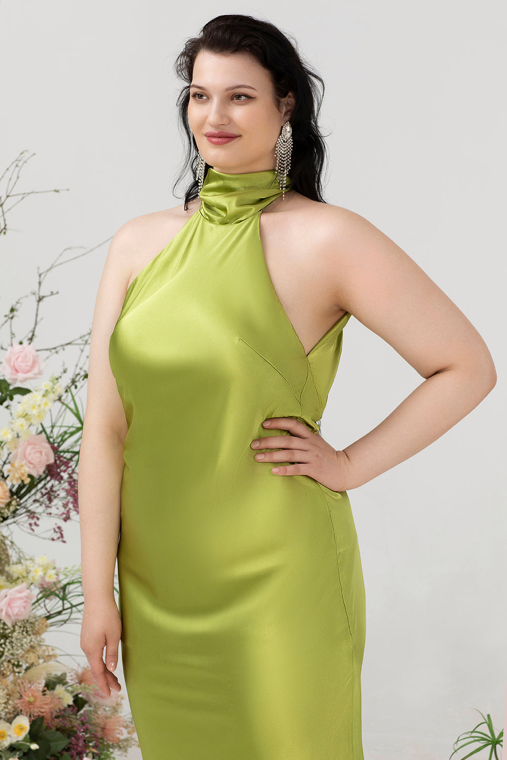 Robe d'invitée de mariage grande taille dos nu, coupe fourreau, vert citron
