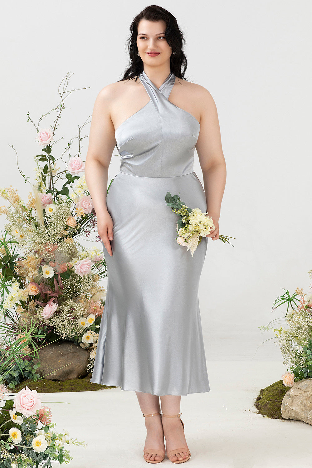 Robe de soirée fourreau argentée grande taille pour invitée de mariage à col licou