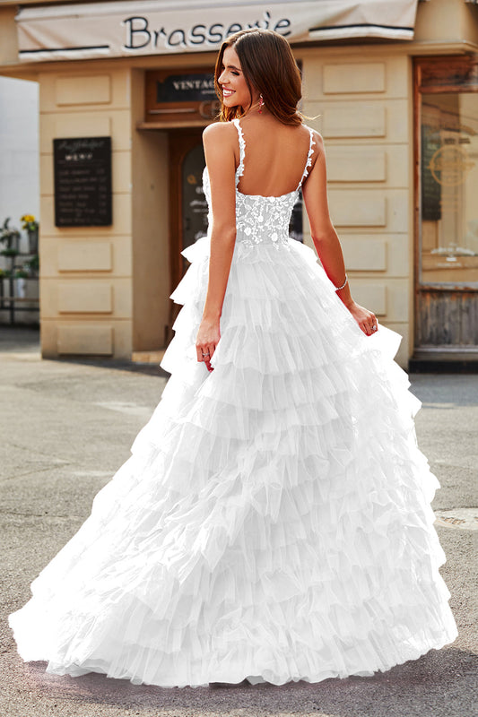 Robe de mariée blanche trapèze à fines bretelles, étagée, avec fente