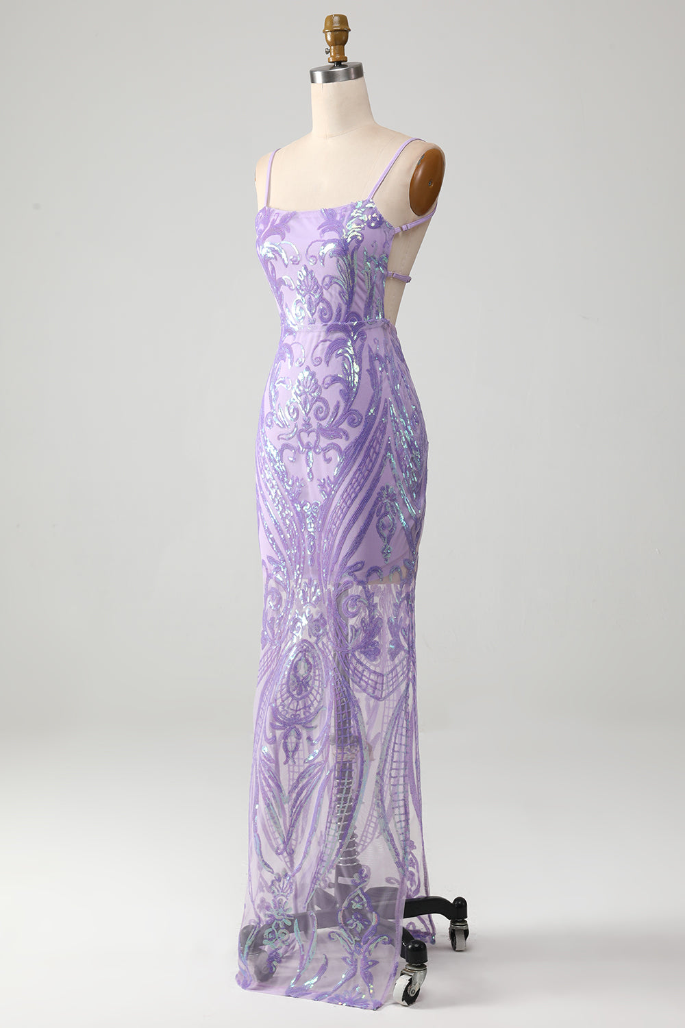 Robe de bal dos nu violet clair avec des paillettes