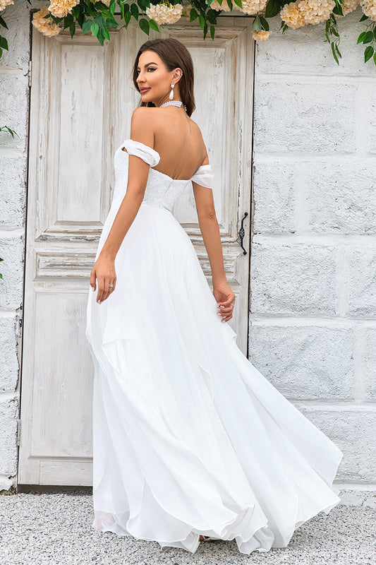 Élégante robe de mariée trapèze en mousseline de soie ivoire avec dentelle et épaules dénudées