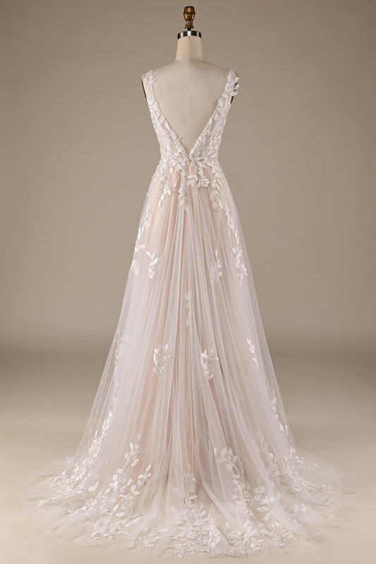 Robe de mariée en tulle champagne à décolleté en V, dos nu et dentelle