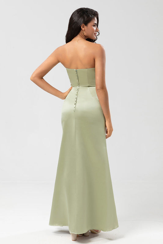 Robe de demoiselle d'honneur fourreau en satin sans bretelles verte