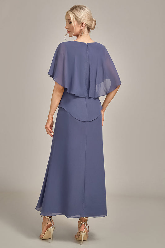 Robe de mère de la mariée fourreau évasé à hauteur de thé en mousseline gris orageux