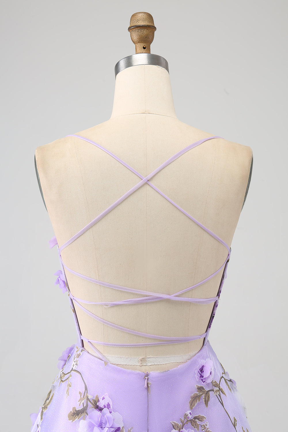 Robe de bal longue lilas coupe trapèze à fines bretelles avec fleurs 3D