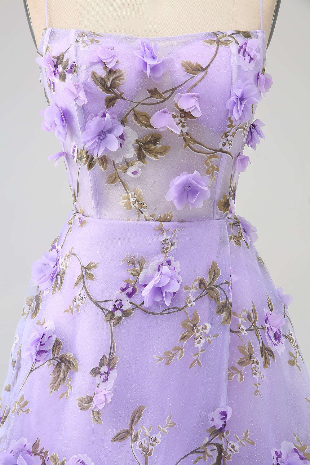 Robe de bal longue lilas coupe trapèze à fines bretelles avec fleurs 3D