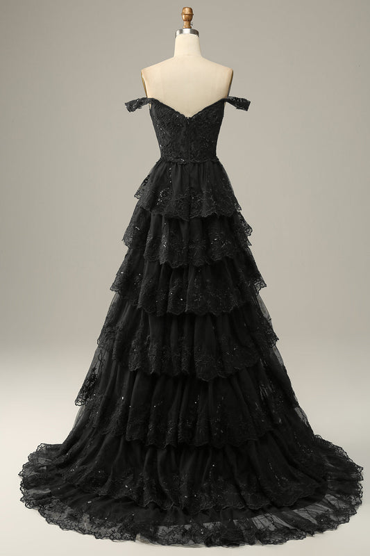Robe de bal noire à épaules dénudées et volants