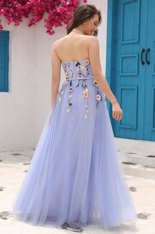 Robe de bal lavande trapèze avec décolleté en cœur et appliques