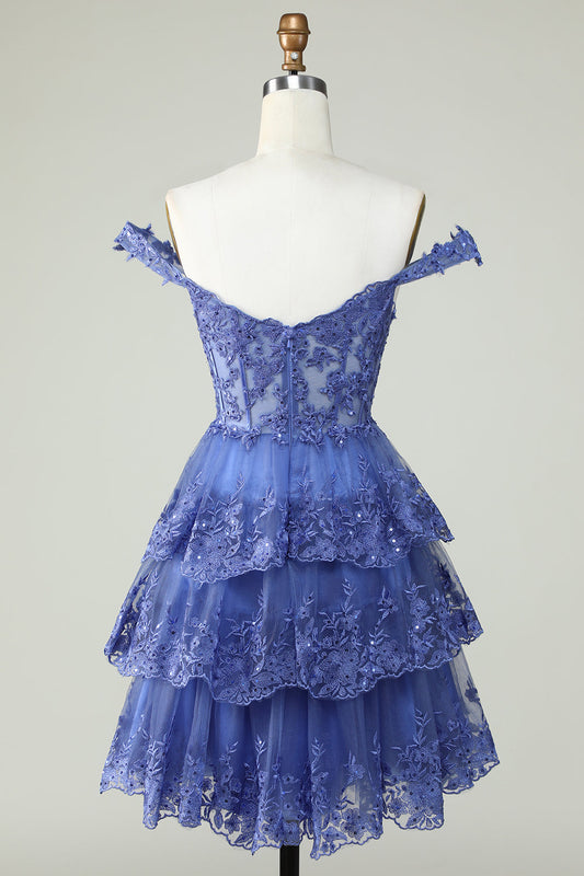 Jolie robe courte de bal de promo évasée bleu foncé avec corset, niveaux et dentelle