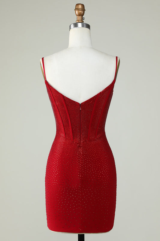 Robe de bal courte rouge à bretelles spaghetti ornée de perles