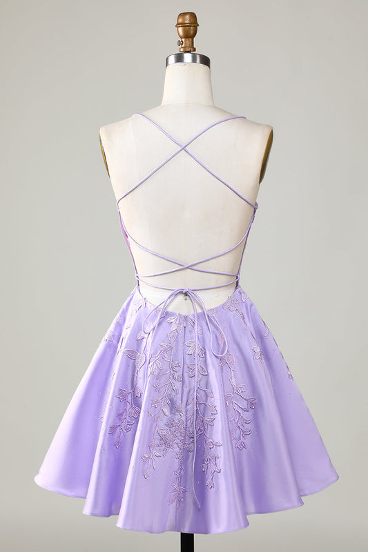 Robe de bal de fin d'études courte en satin ligne A, corset violet, avec dentelle