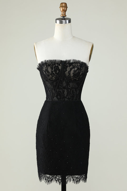 Robe de diplôme noire sans bretelles avec perles