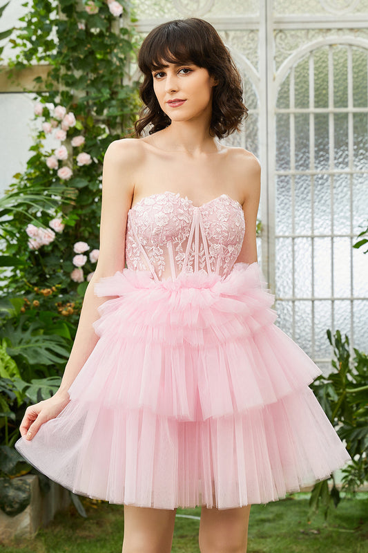 Robe courte de bal de fin d'année rose coupe trapèze et décolleté cœur