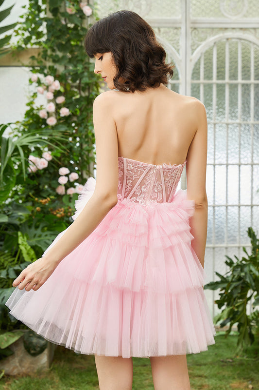 Robe courte de bal de fin d'année rose coupe trapèze et décolleté cœur