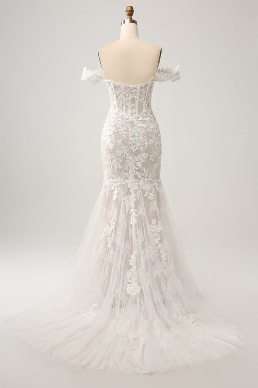 Robe de mariée sirène blanche à épaules dénudées avec traîne et dentelle appliquée