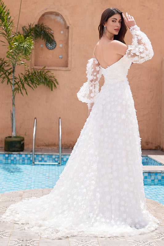 Robe de mariée blanche trapèze en dentelle appliquée, coupe cœur, avec manches détachables