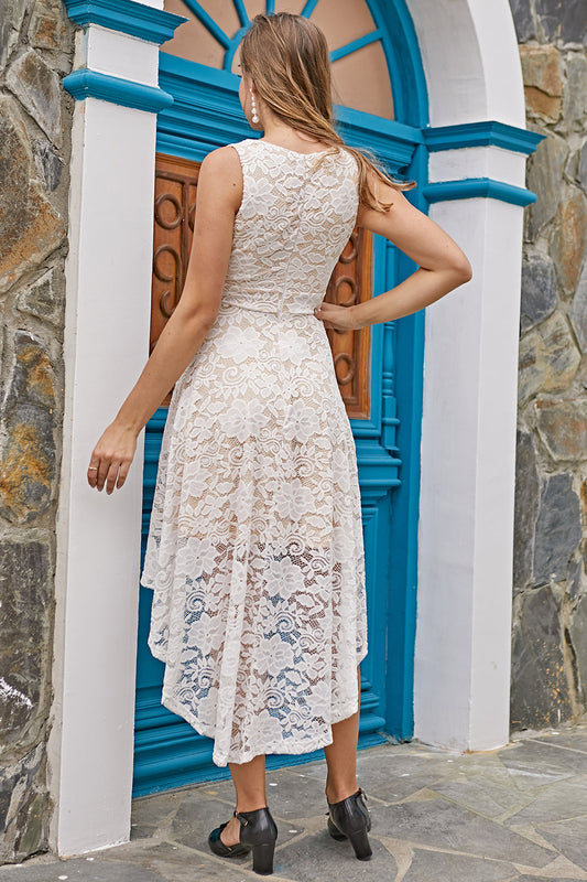 Robe en dentelle blanche et champagne