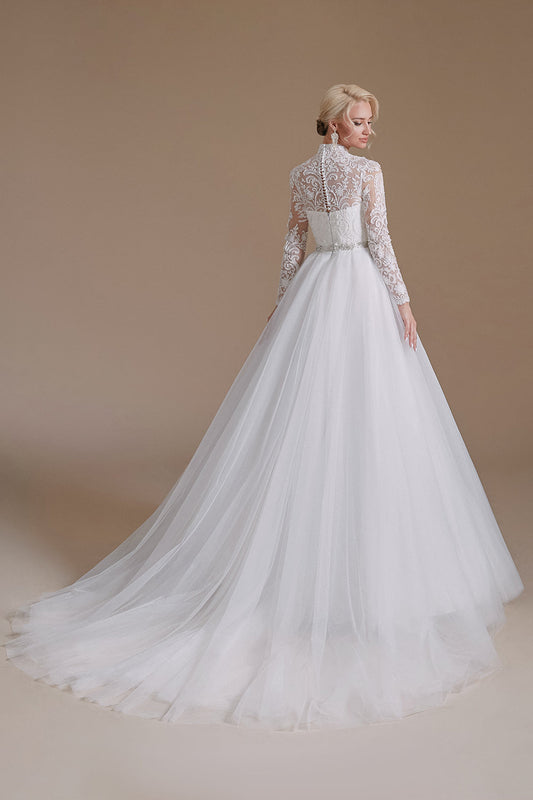 Robe de mariée blanche trapèze à col montant et manches longues en dentelle