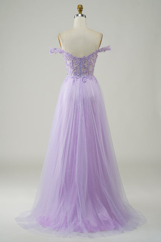 Robe de bal longue en tulle violette coupe trapèze, corset et dentelle