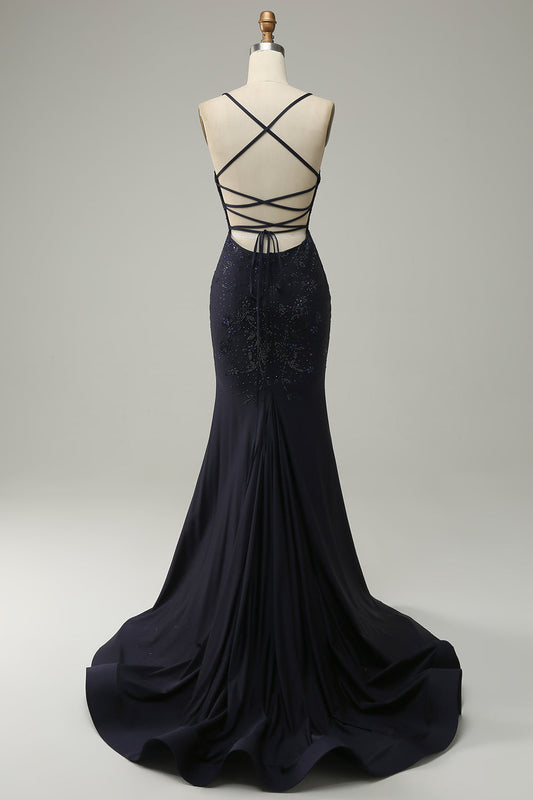 Robe de bal bleu marine bustier, décolleté cœur, perles et fente